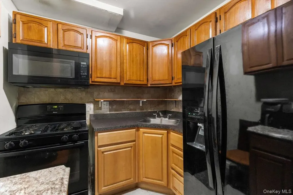 1827 Patterson Avenue Bronx NY 10473
