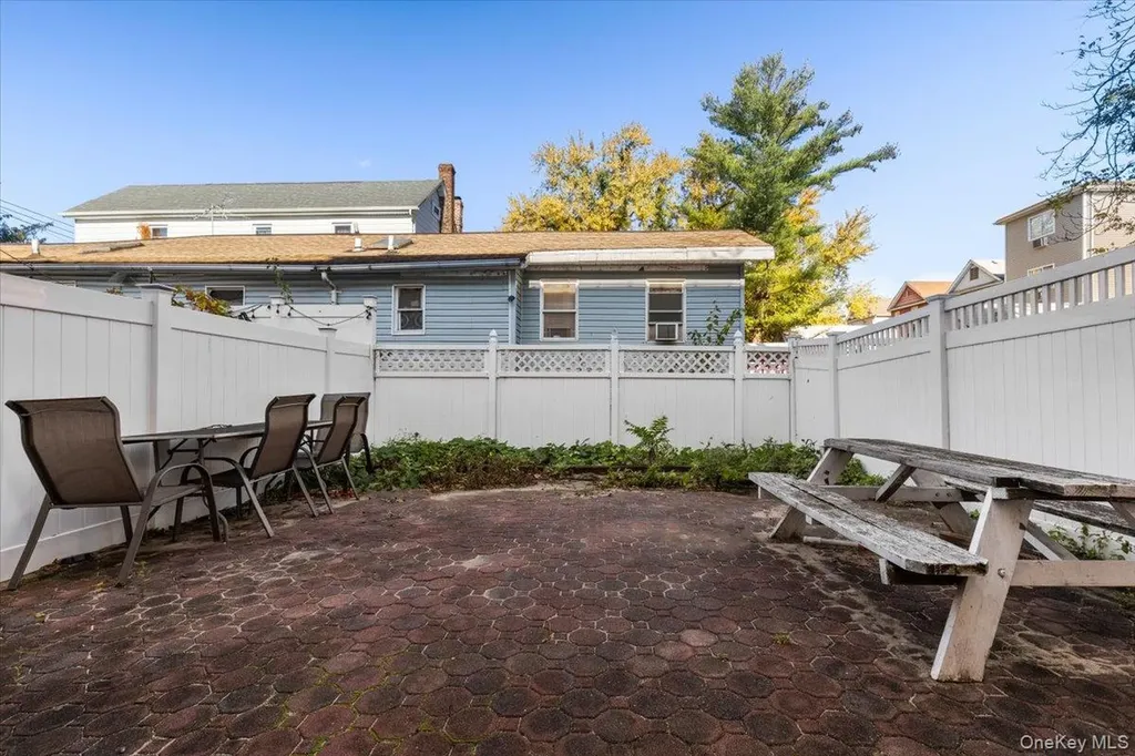 1827 Patterson Avenue Bronx NY 10473