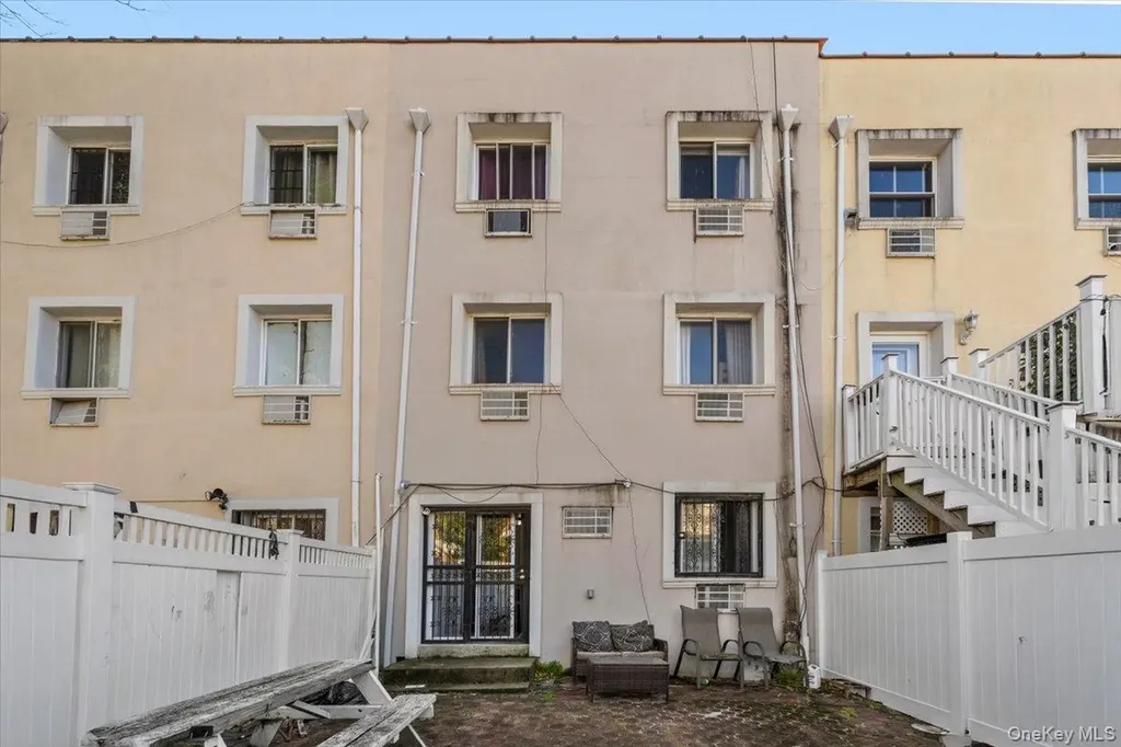 1827 Patterson Avenue Bronx NY 10473
