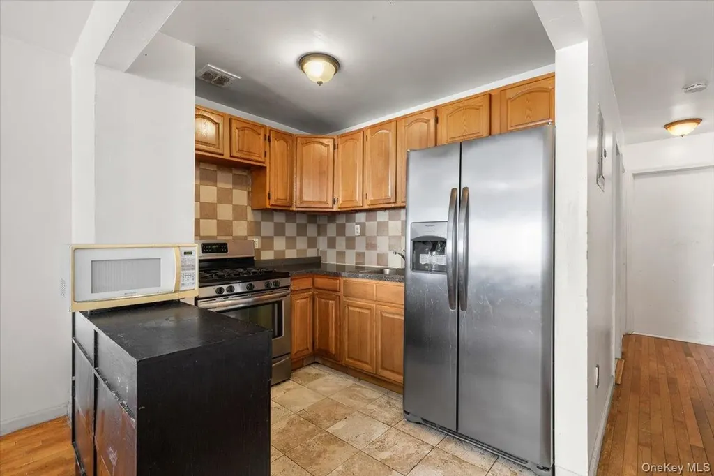 1827 Patterson Avenue Bronx NY 10473