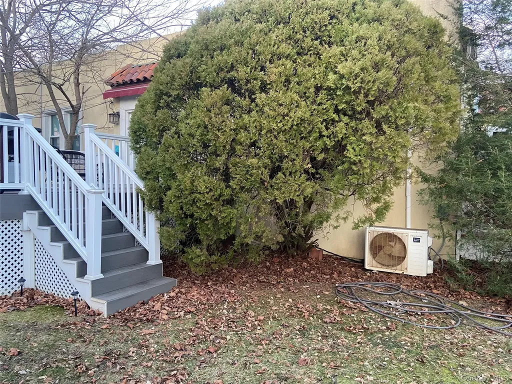 237 W Walnut Street Long Beach NY 11561