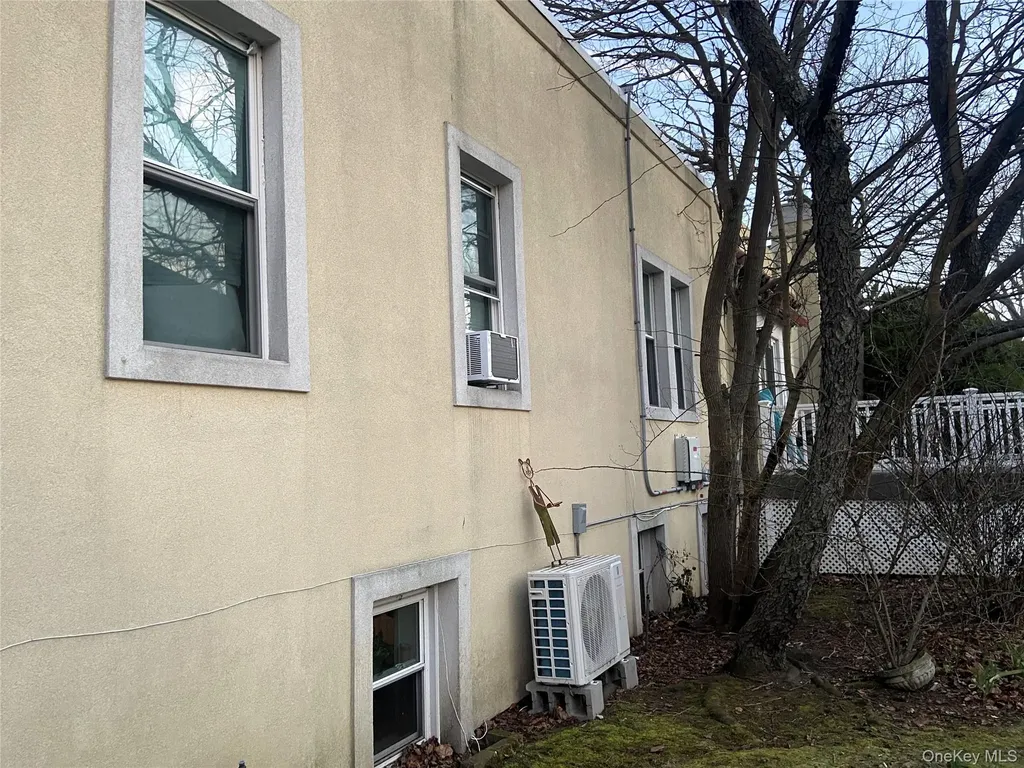 237 W Walnut Street Long Beach NY 11561