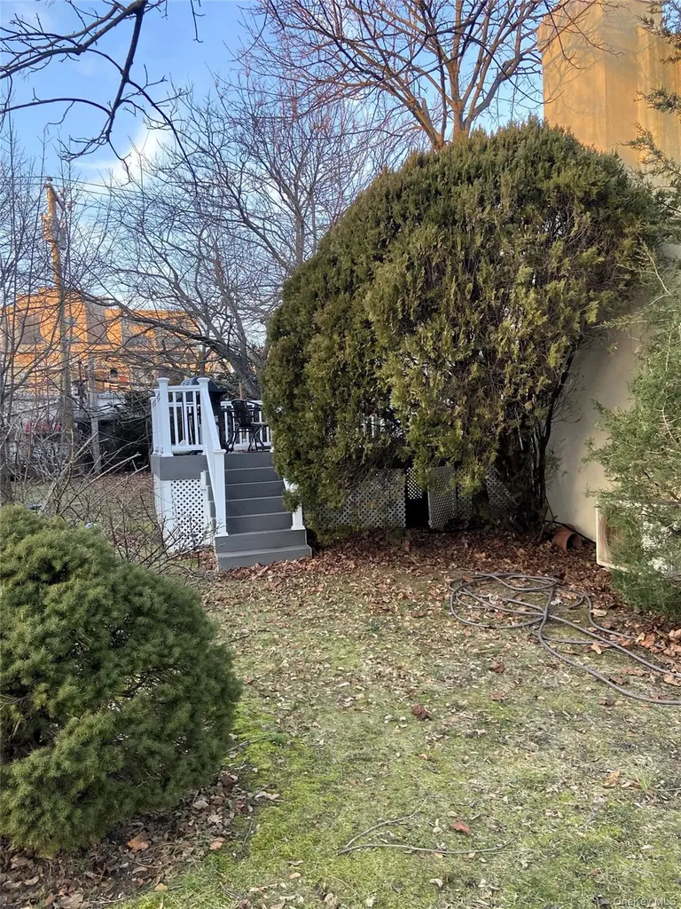 237 W Walnut Street Long Beach NY 11561