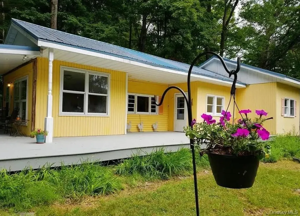 16 Illing Drive Woodbourne NY 12788