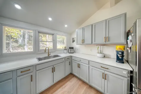 16 Illing Drive Woodbourne NY 12788
