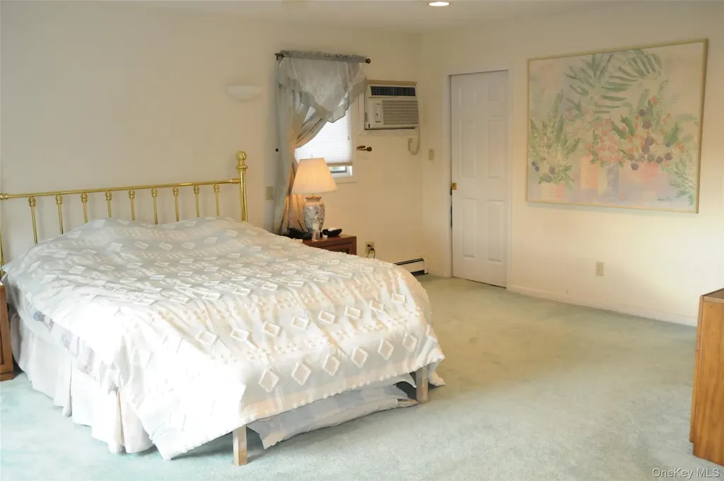 32 Kalda Lane Plainview NY 11803