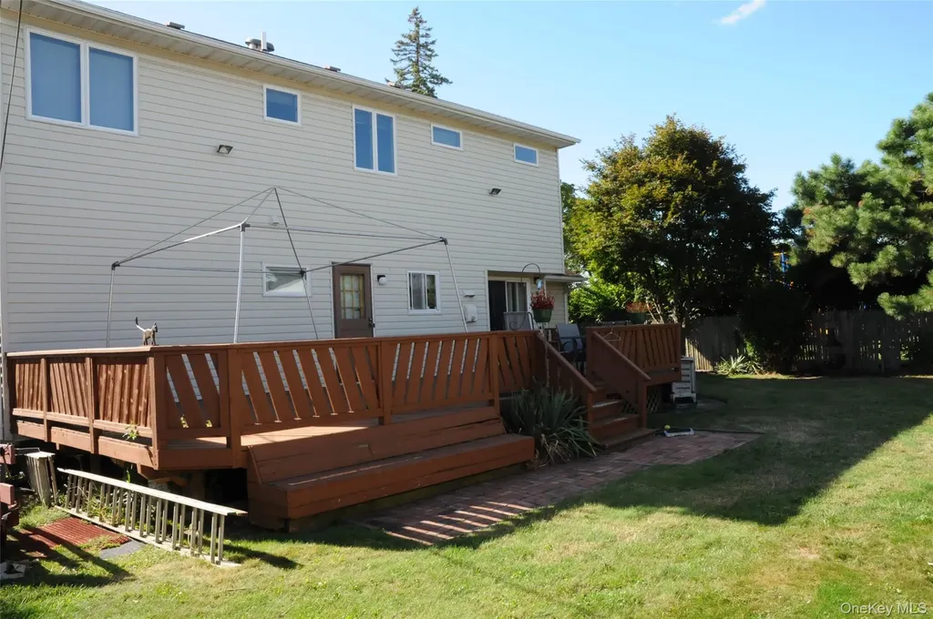 32 Kalda Lane Plainview NY 11803