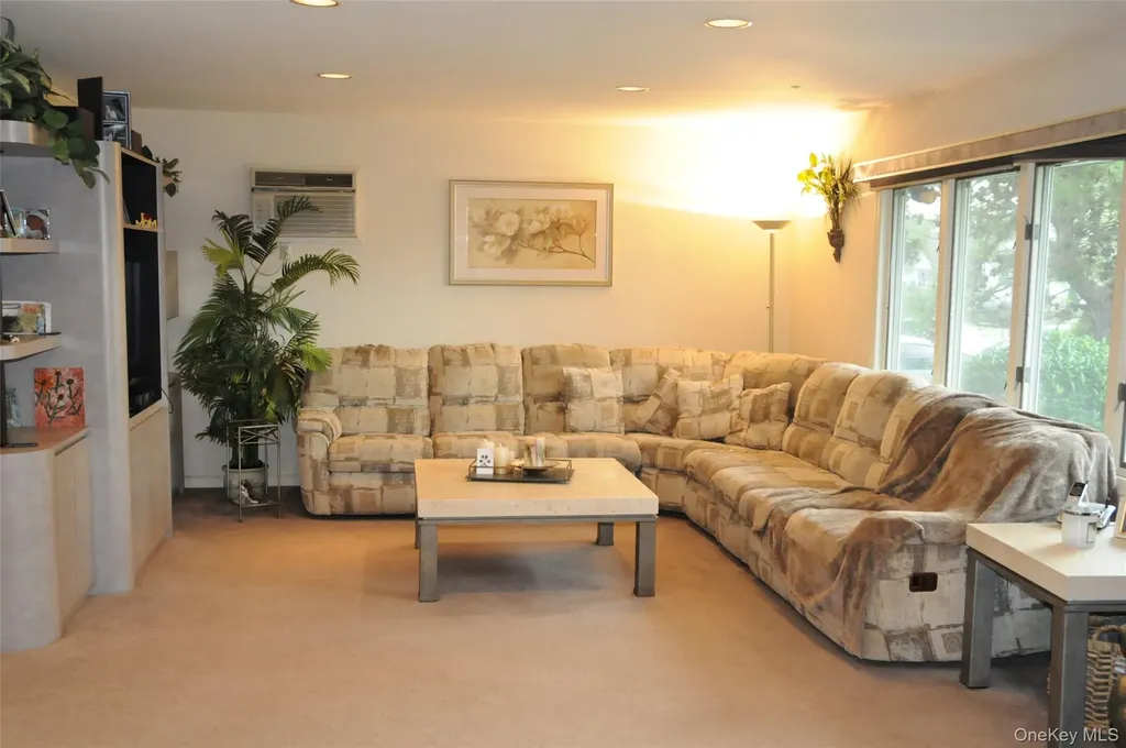 32 Kalda Lane Plainview NY 11803
