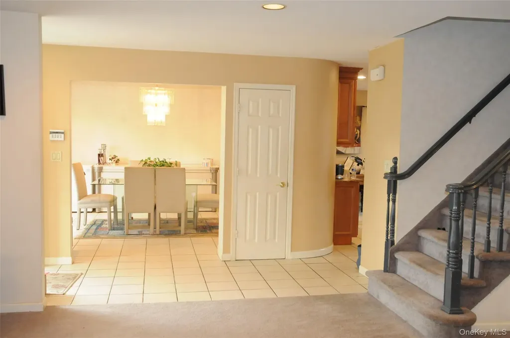 32 Kalda Lane Plainview NY 11803