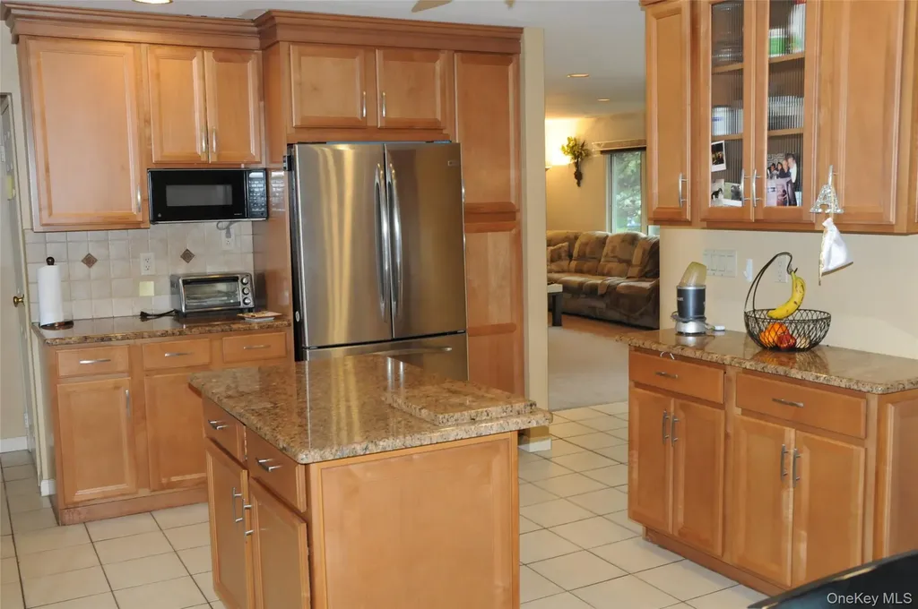 32 Kalda Lane Plainview NY 11803