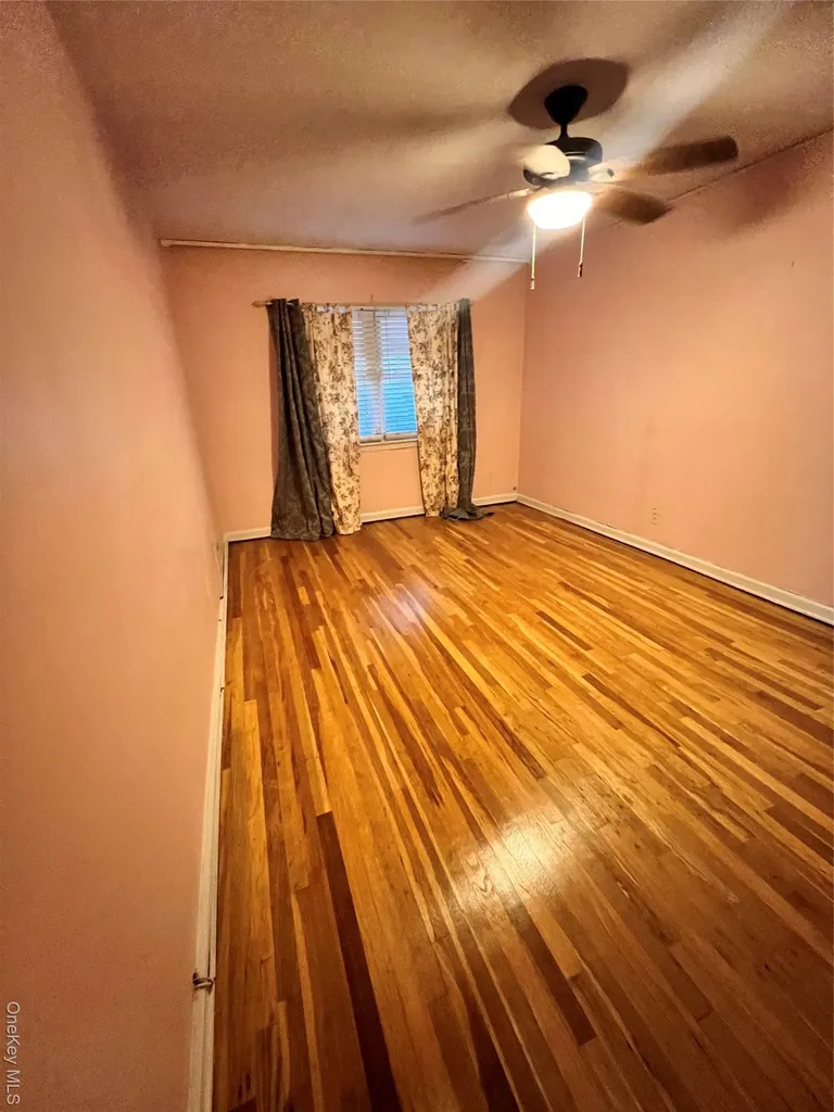 1047 E 217th Street Bronx NY 10469