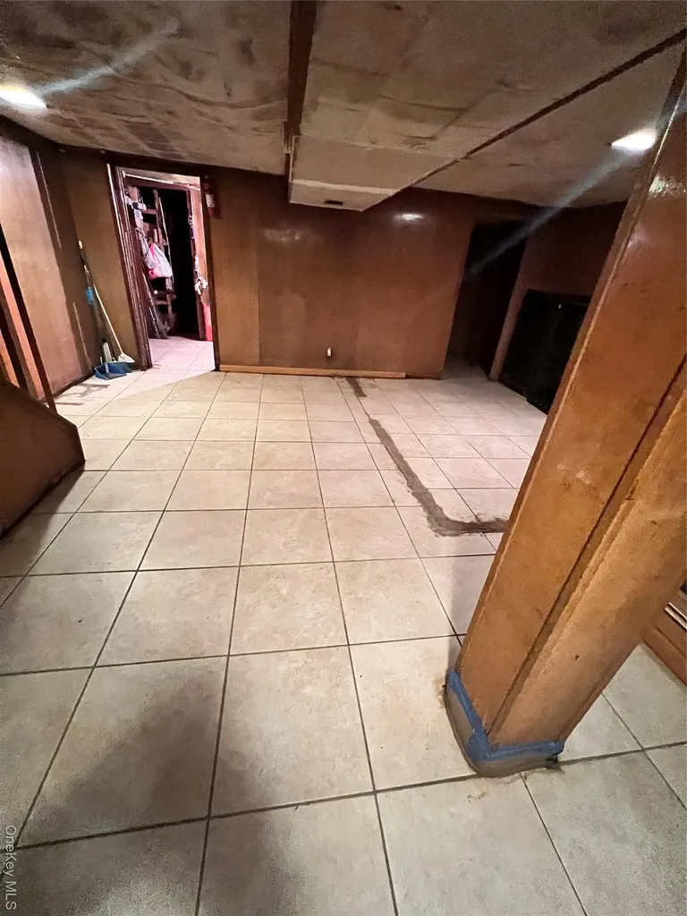 1047 E 217th Street Bronx NY 10469
