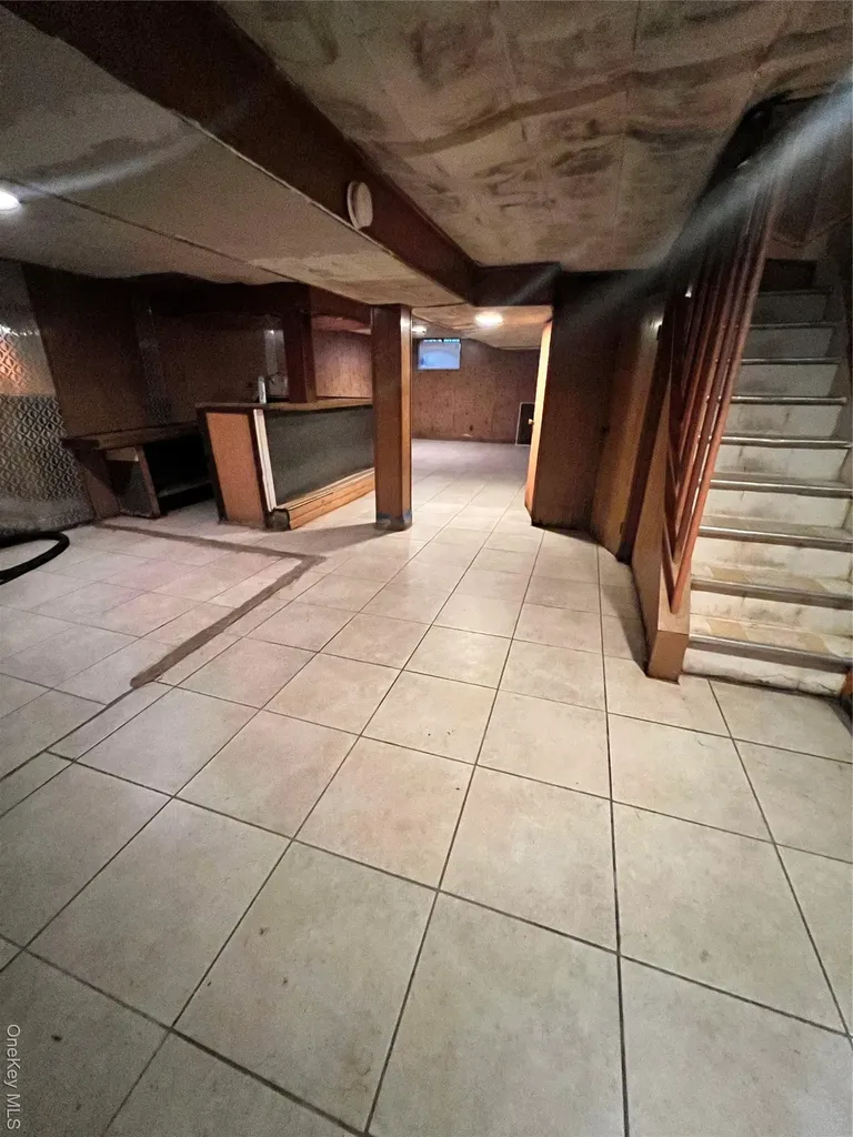 1047 E 217th Street Bronx NY 10469