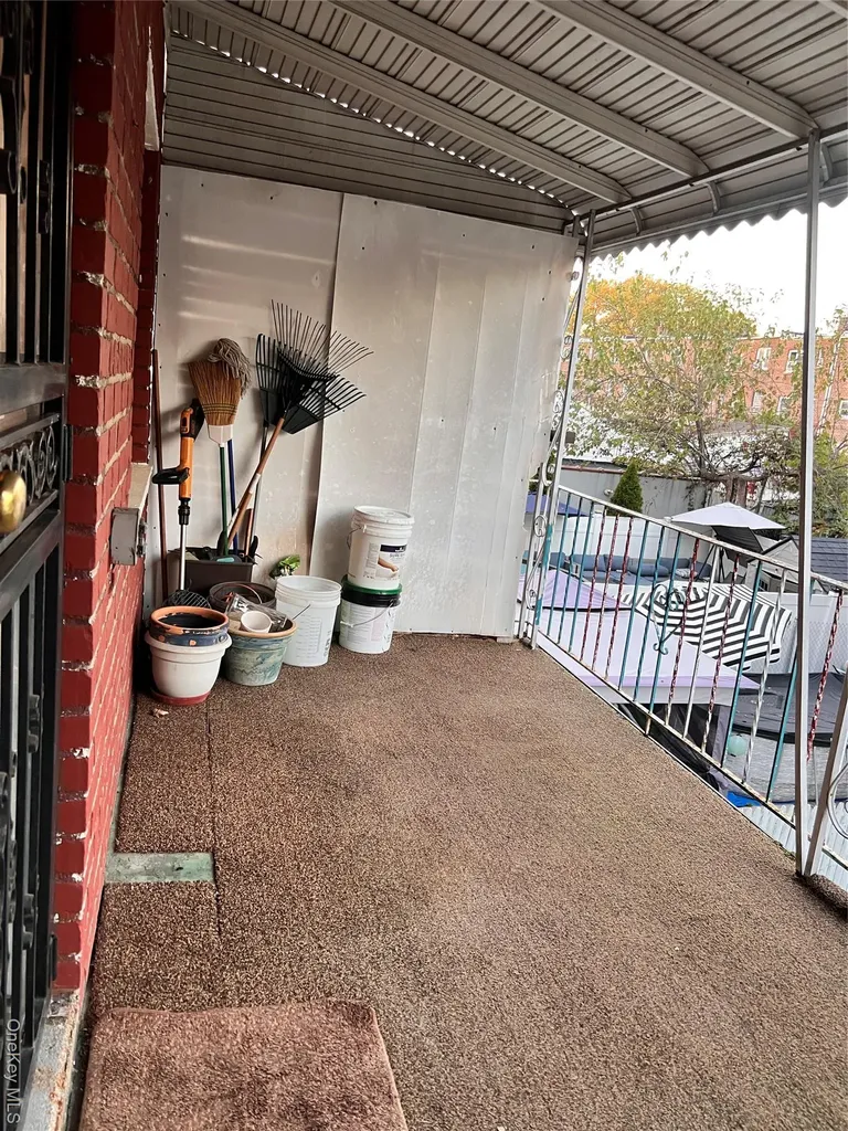 1047 E 217th Street Bronx NY 10469