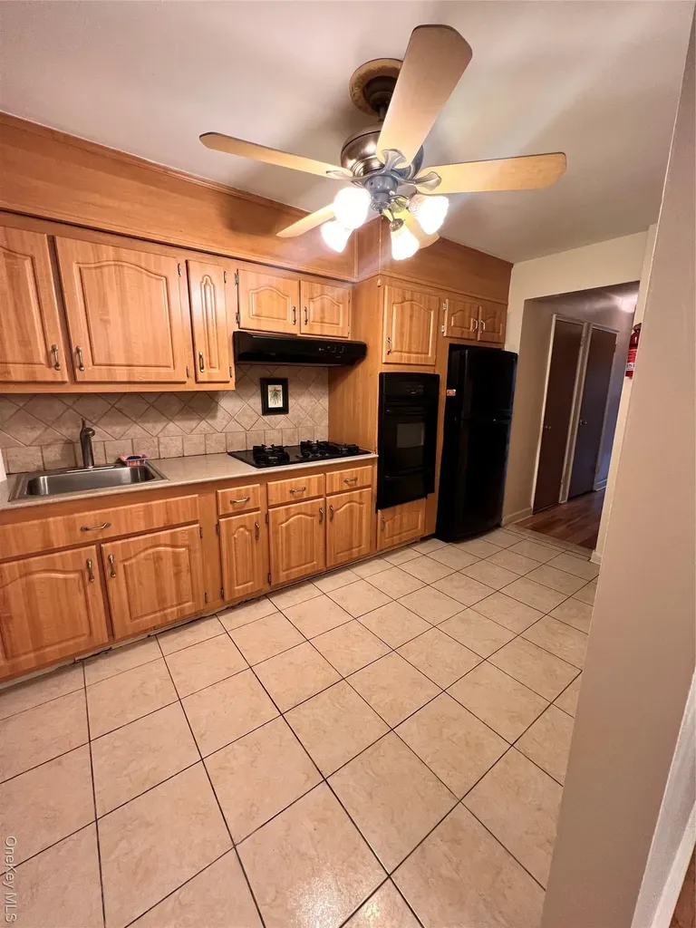 1047 E 217th Street Bronx NY 10469
