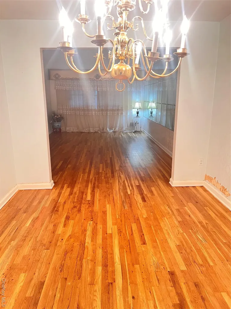 1047 E 217th Street Bronx NY 10469