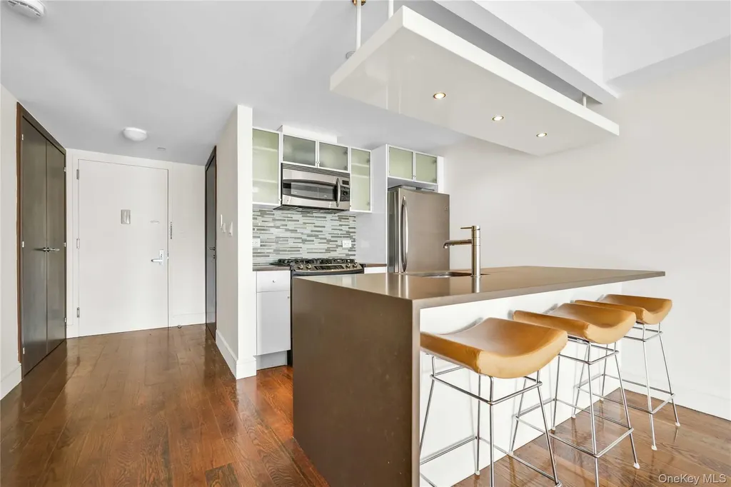 21-24 30 Avenue Astoria NY 11102