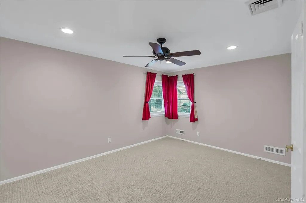 34 Julliard Drive Plainview NY 11803