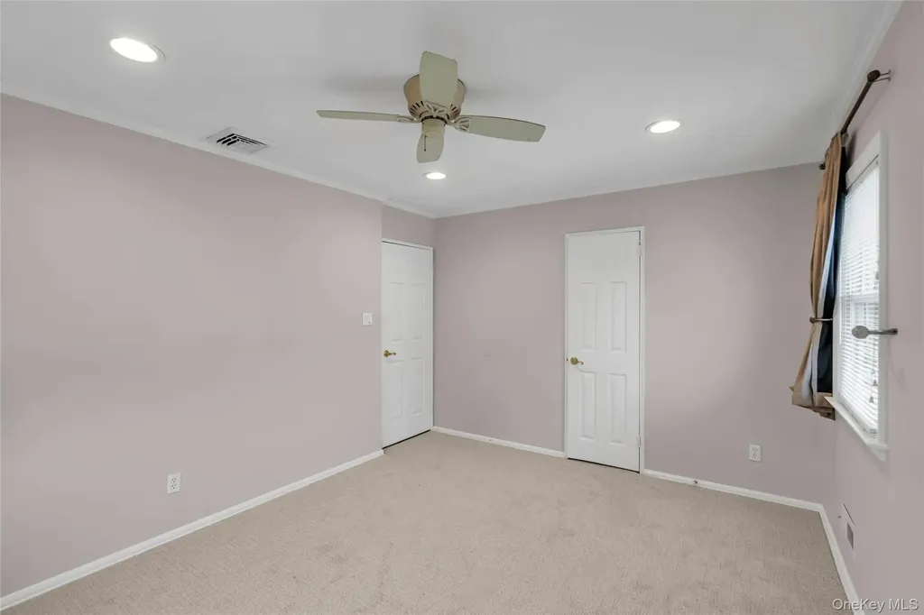 34 Julliard Drive Plainview NY 11803