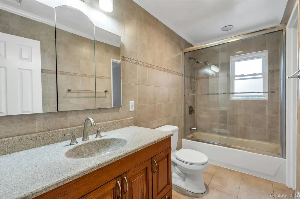 34 Julliard Drive Plainview NY 11803