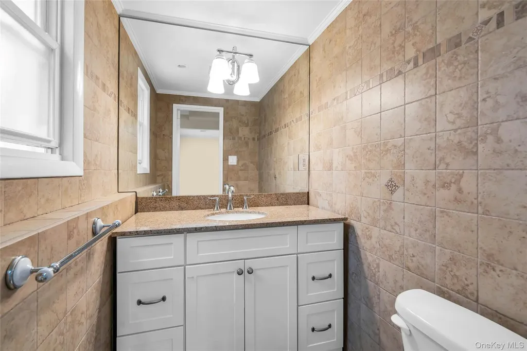 34 Julliard Drive Plainview NY 11803