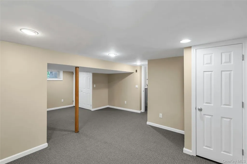 34 Julliard Drive Plainview NY 11803