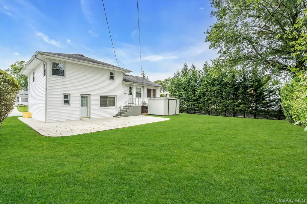 34 Julliard Drive Plainview NY 11803