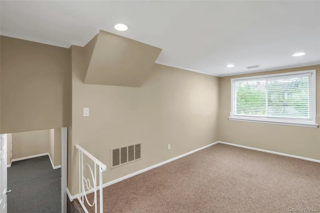 34 Julliard Drive Plainview NY 11803