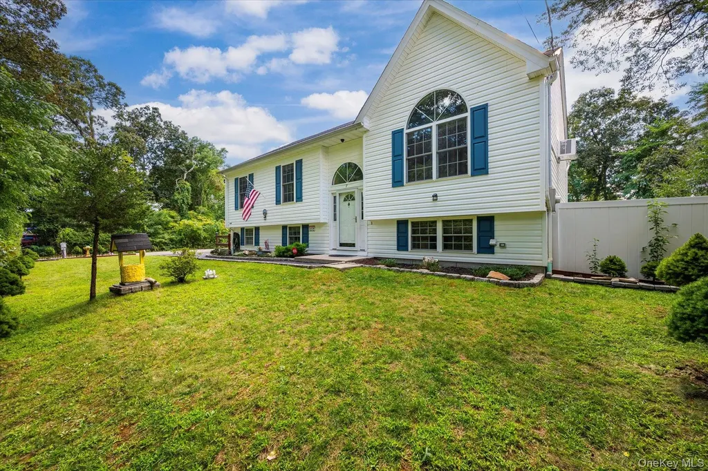 7 Bird Court Mastic Beach NY 11951