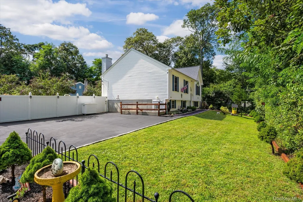 7 Bird Court Mastic Beach NY 11951