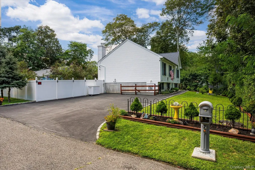 7 Bird Court Mastic Beach NY 11951