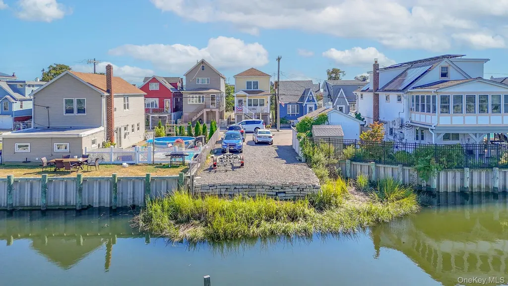 21 W 18th Road Broad Channel NY 11693