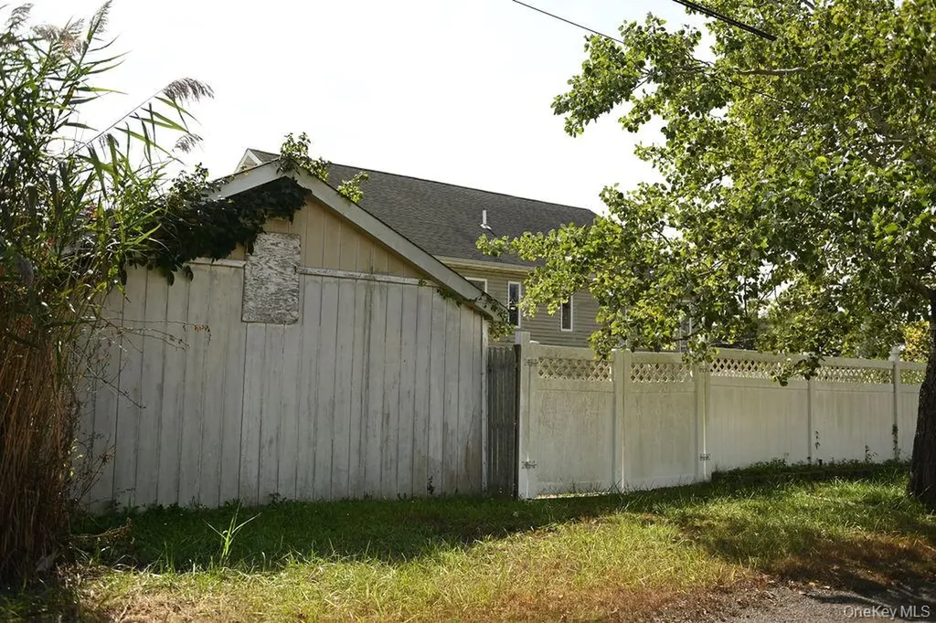 115 Riviera Drive Mastic Beach NY 11951