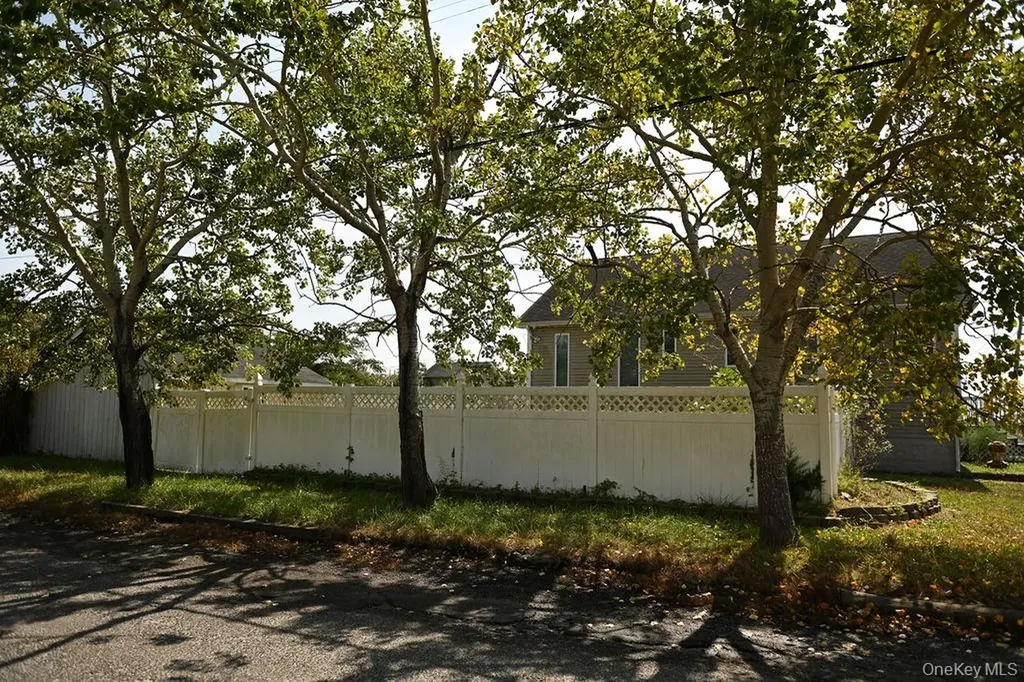 115 Riviera Drive Mastic Beach NY 11951