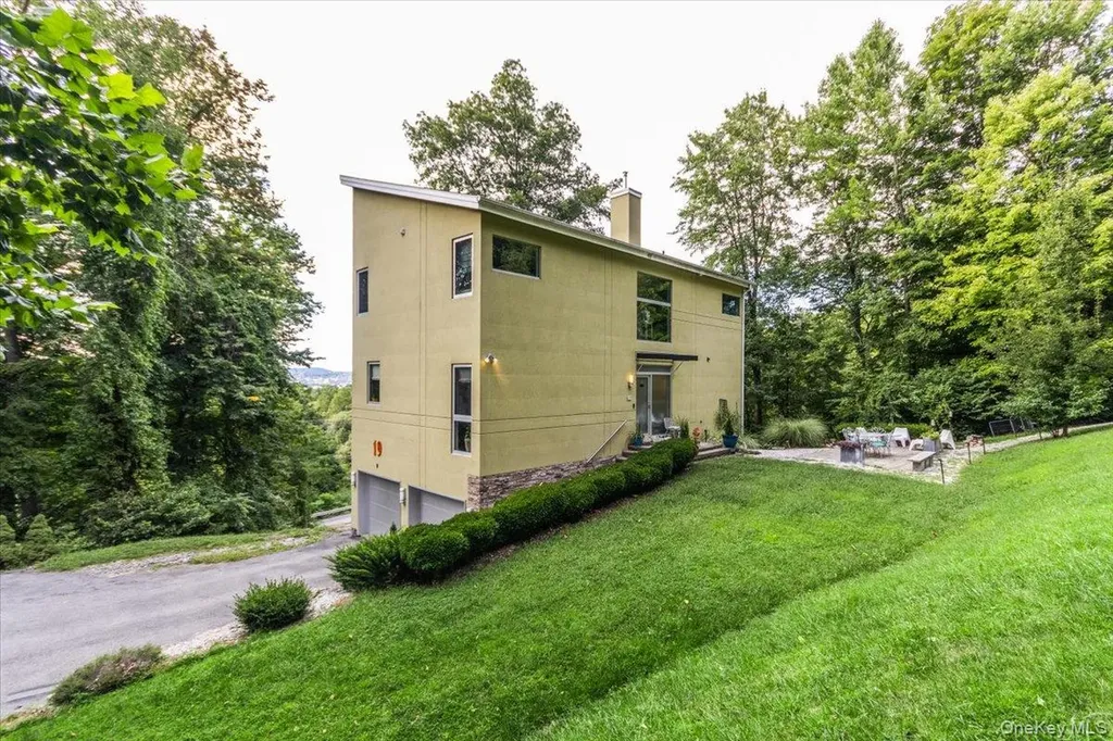 19 Melzingah Reservoir Road Beacon NY 12508
