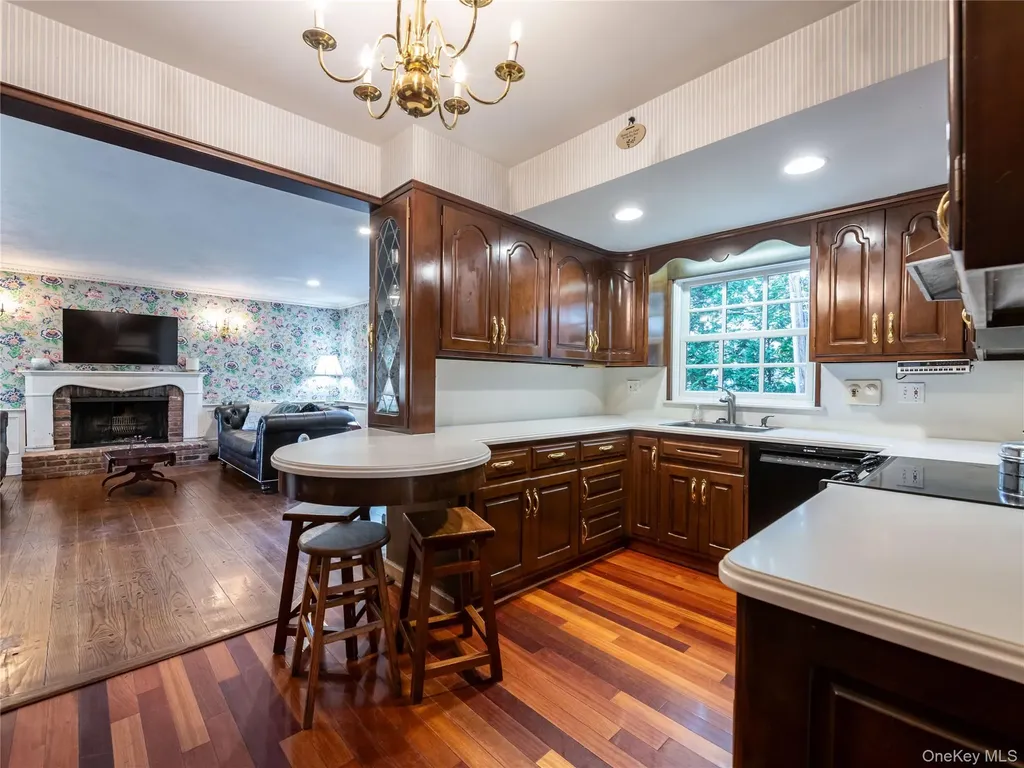 189 Trumbull Road Manhasset NY 11030