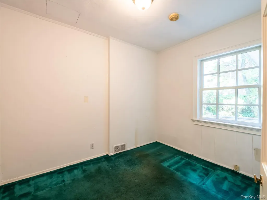 189 Trumbull Road Manhasset NY 11030