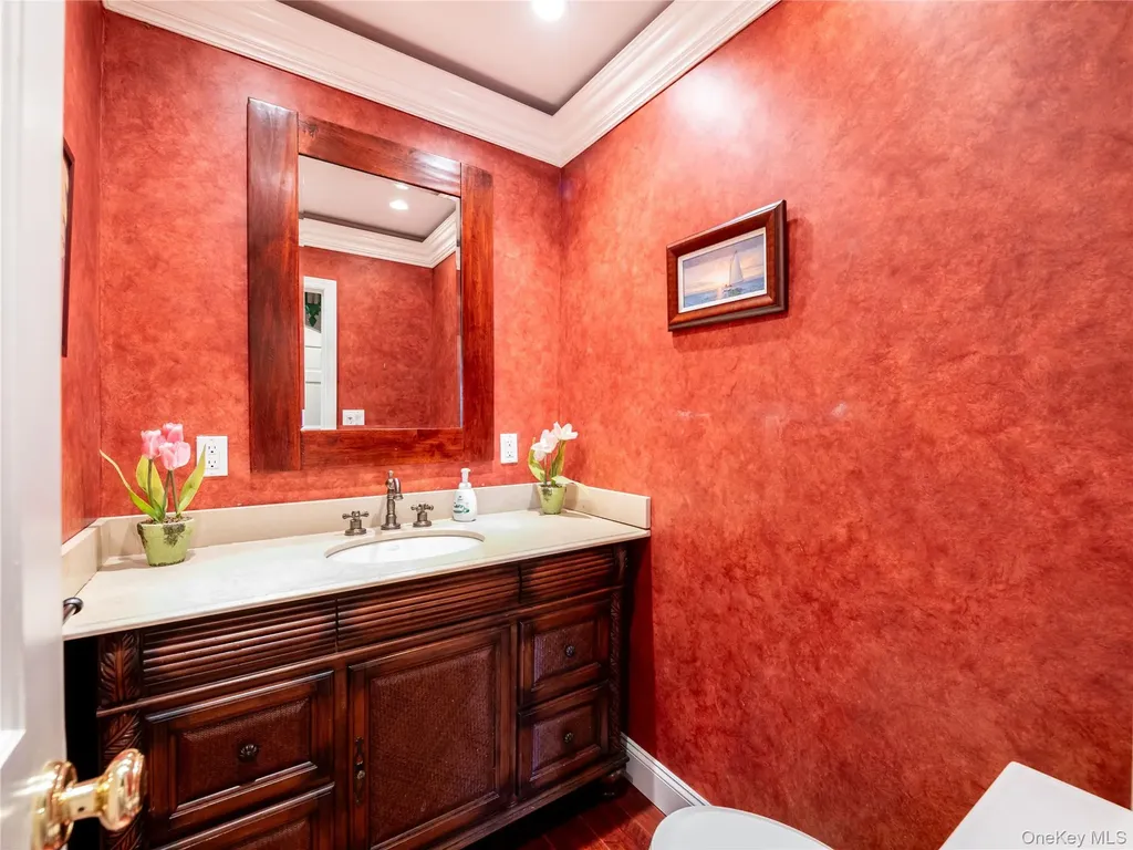 189 Trumbull Road Manhasset NY 11030