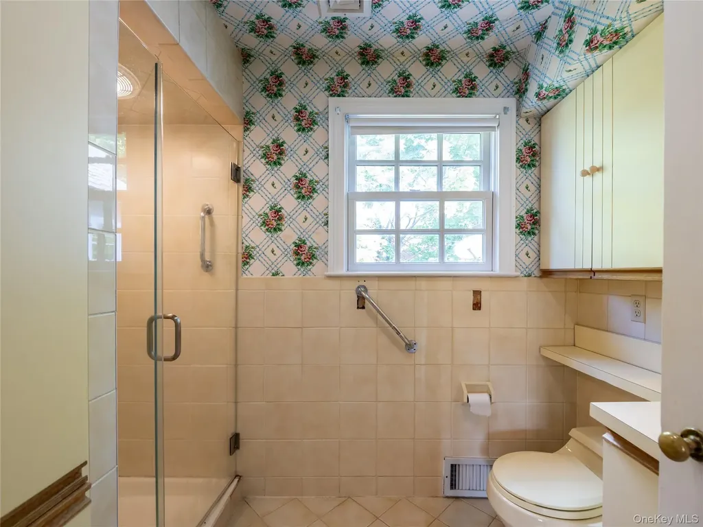 189 Trumbull Road Manhasset NY 11030