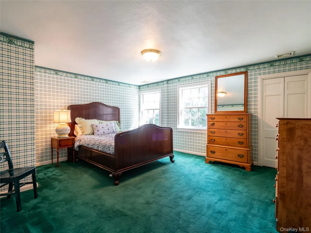 189 Trumbull Road Manhasset NY 11030