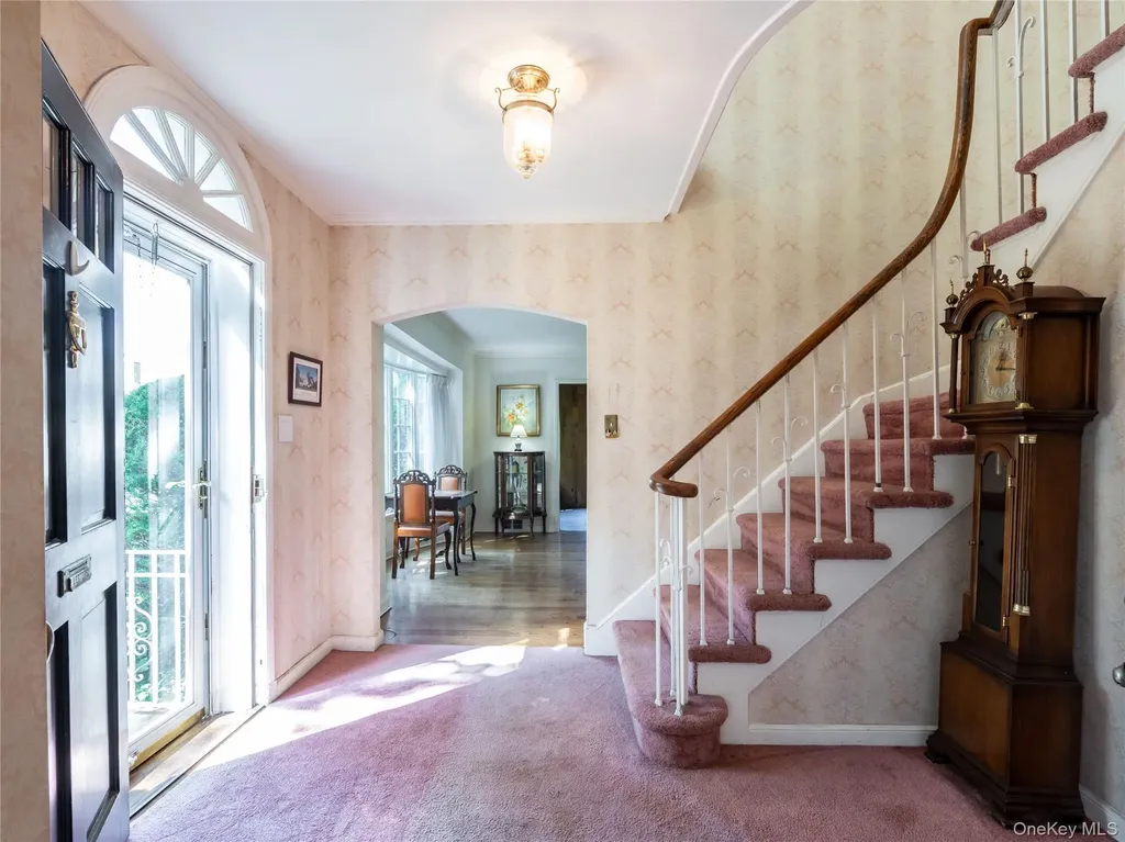 189 Trumbull Road Manhasset NY 11030