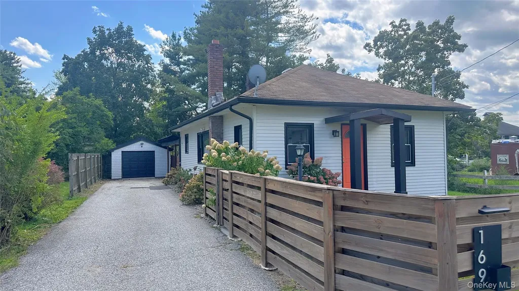 169 Main Street Gardiner NY 12525