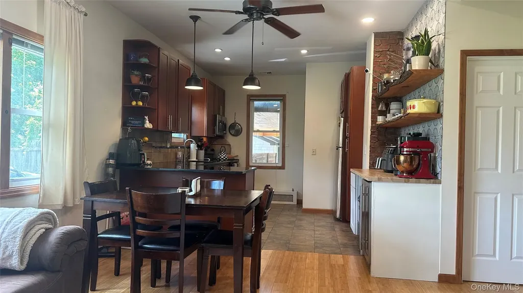 169 Main Street Gardiner NY 12525
