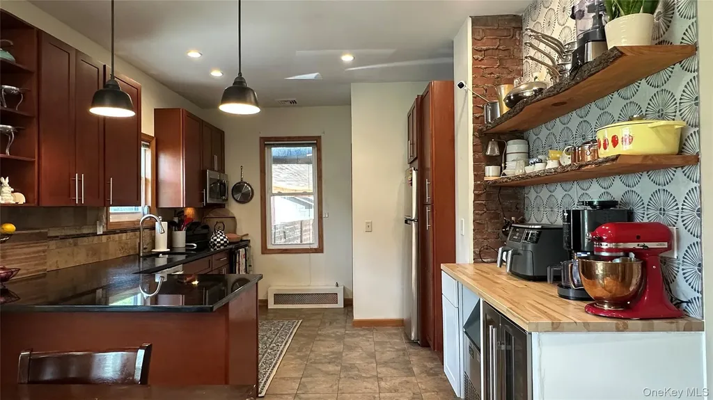 169 Main Street Gardiner NY 12525
