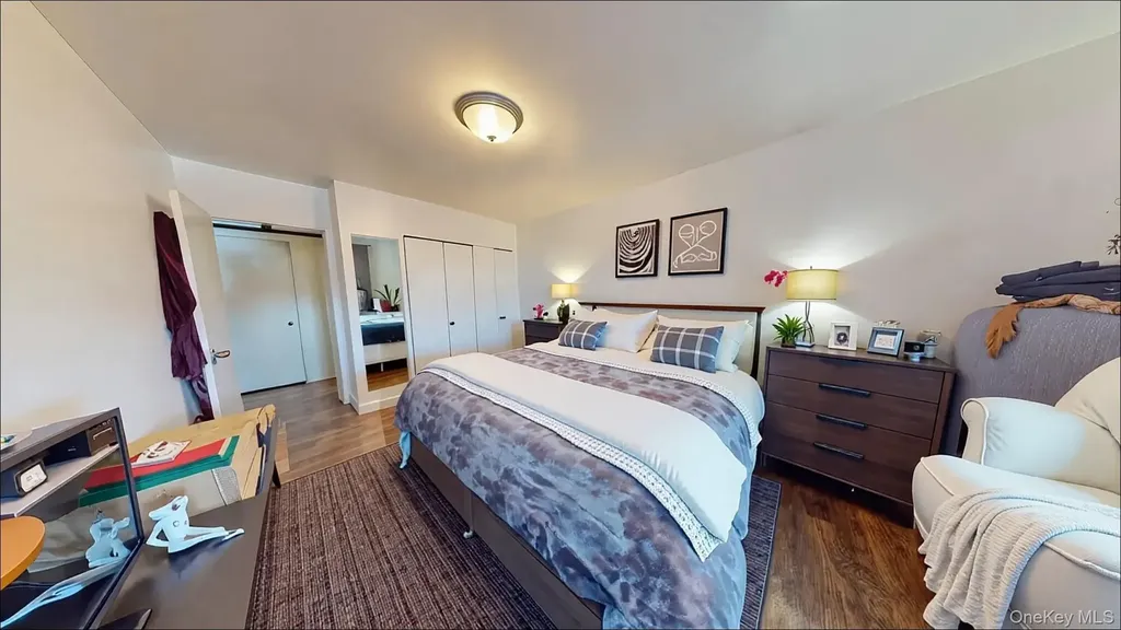 7252 Metropolitan Avenue Middle Village NY 11379