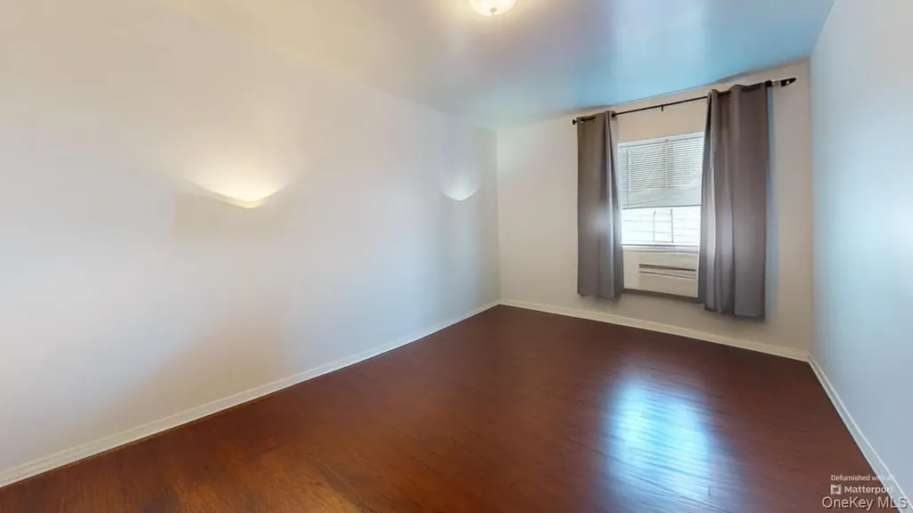 7252 Metropolitan Avenue Middle Village NY 11379