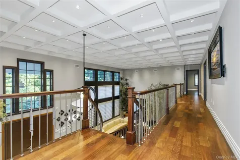 5 Farmwoods Lane Upper Brookville NY 11545