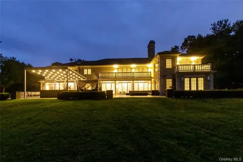 5 Farmwoods Lane Upper Brookville NY 11545