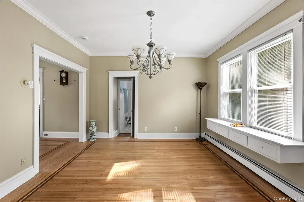 32 Whittier Drive Mastic Beach NY 11951