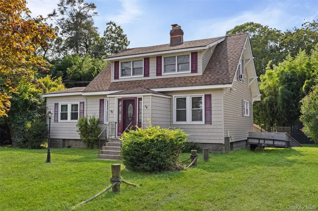 32 Whittier Drive Mastic Beach NY 11951
